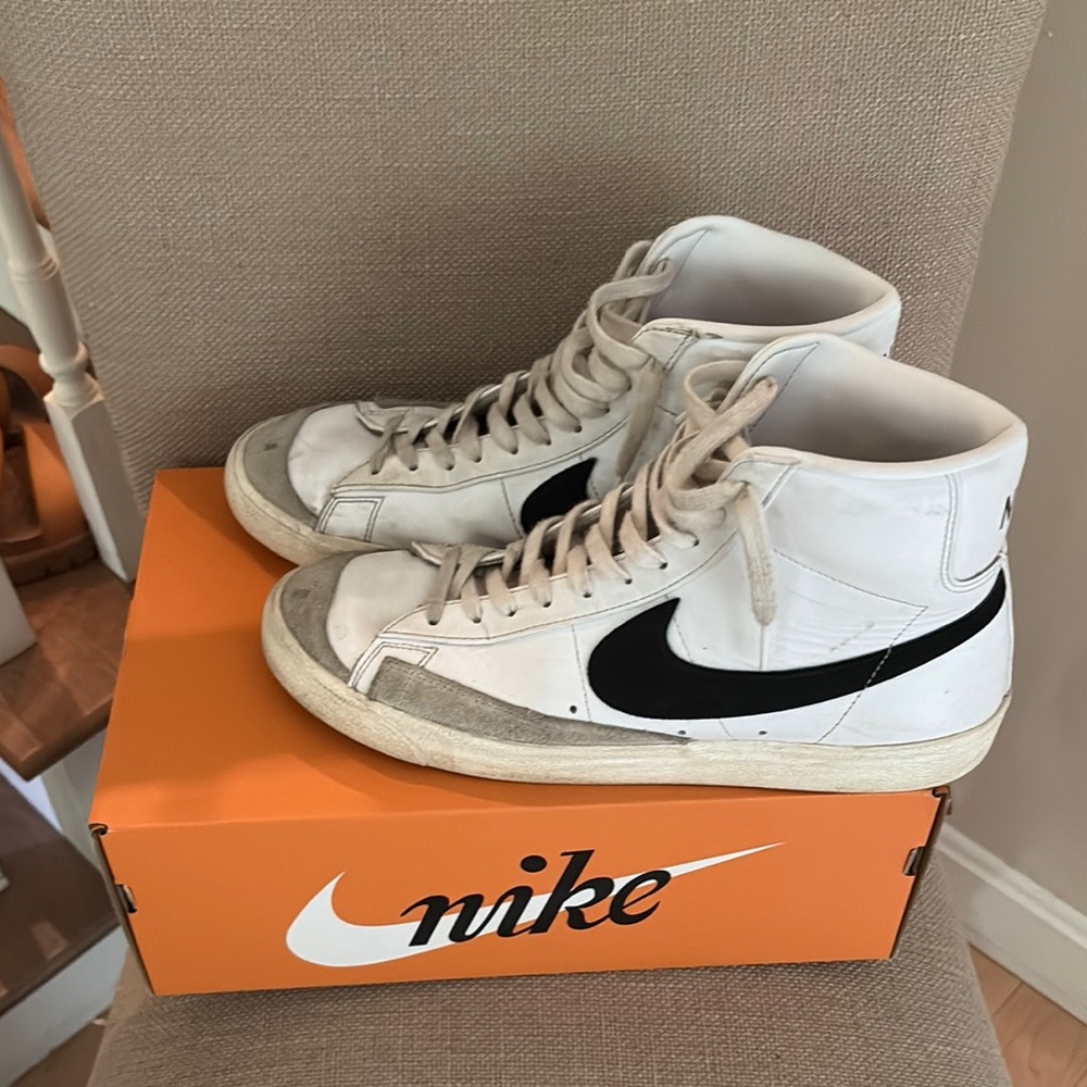 Nike White and Black Blazer Mid '77 Sneakers